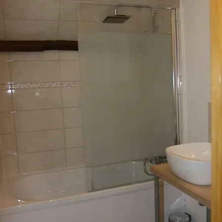 Les Cohettes Bed & Breakfast 3*